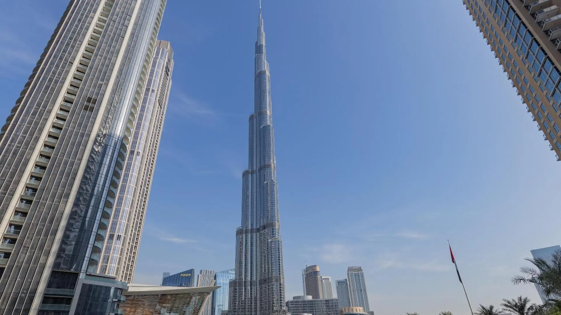 Steps To Dubai Mall & Burj, Ideal Home In Downtown 0*,  Förenade Arabemiraten