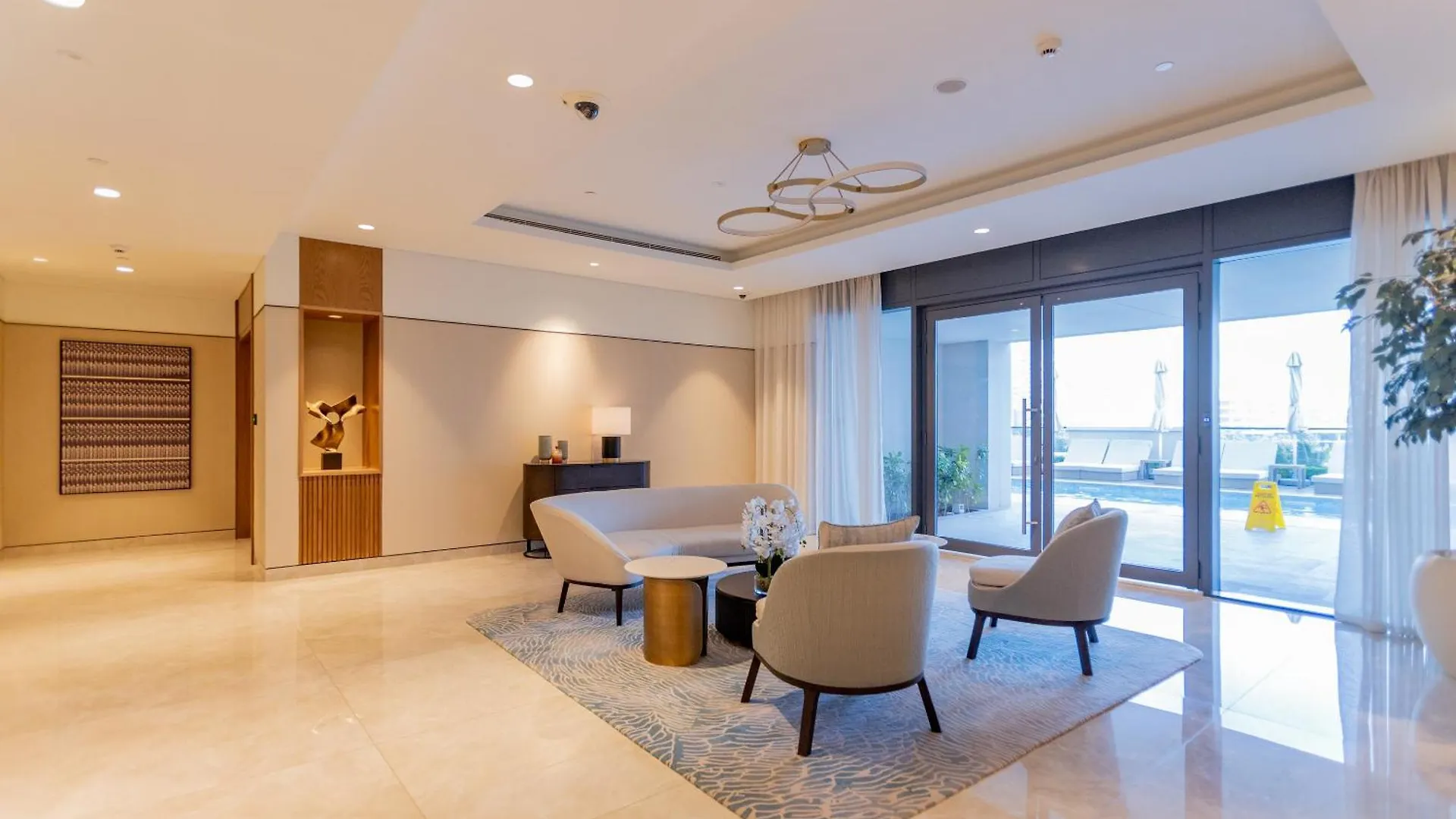Steps To Dubai Mall & Burj, Ideal Home In Downtown 0*,